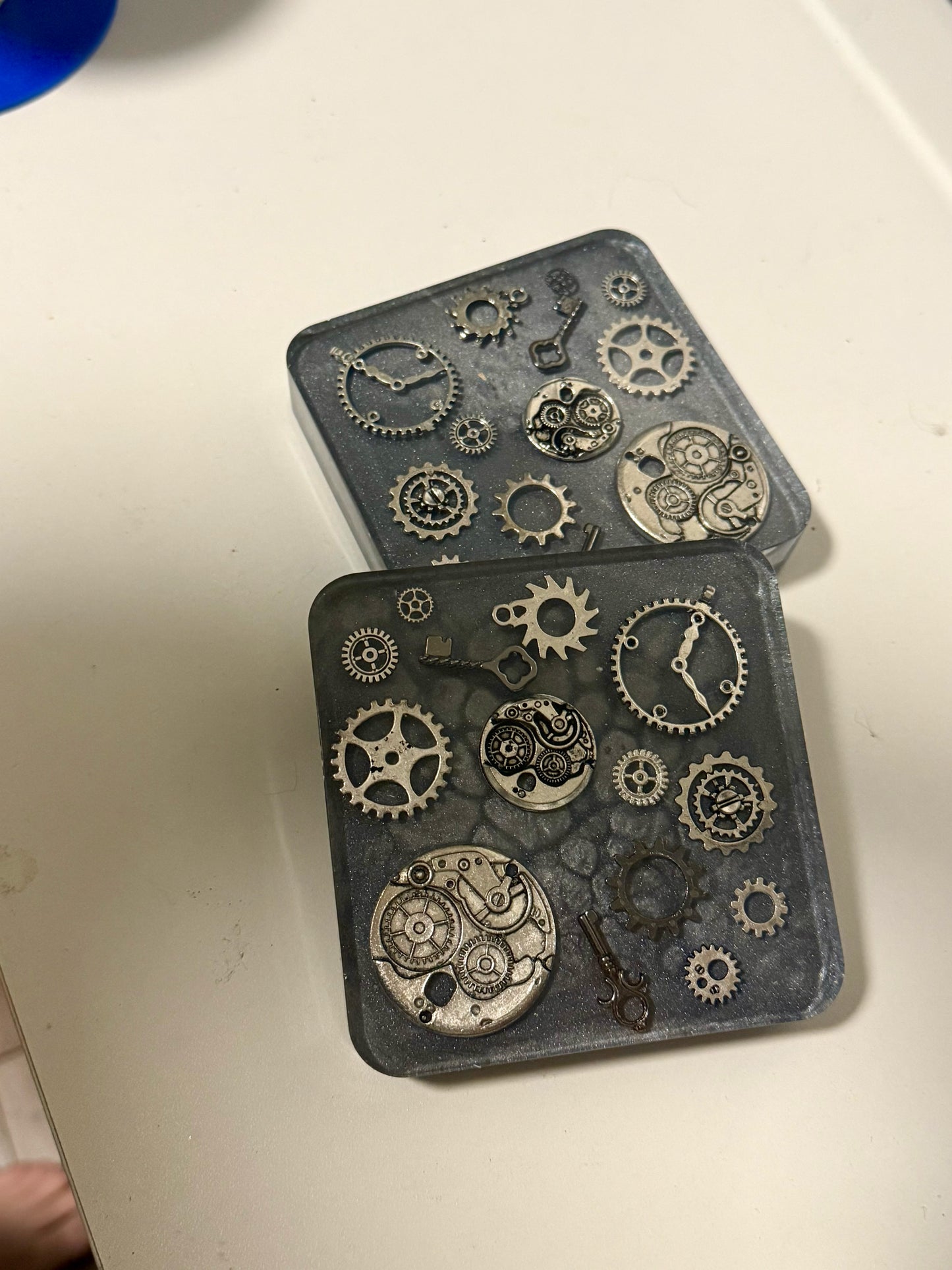Steampunk Resin Coasters Set of 2 – Gear & Metal Trinket Drink Coasters – Mica Pigment Art – Gothic Industrial Home Decor